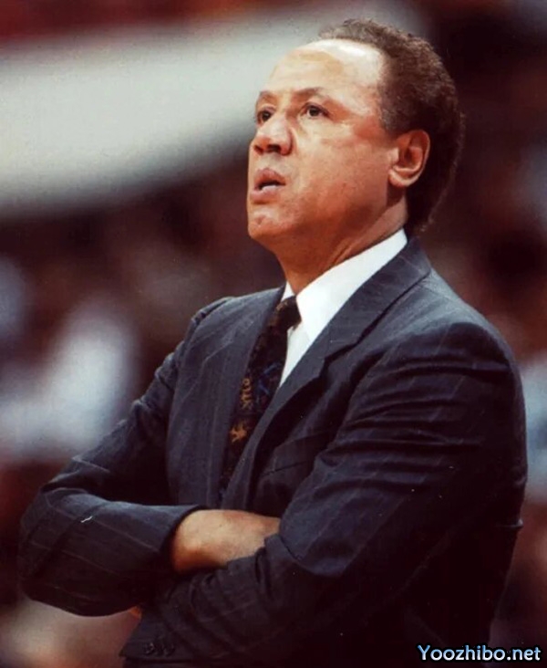 NBA最佳教练兰尼-威尔肯斯:1993-94赛季的辉煌篇章