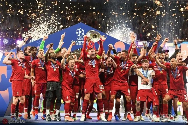 上赛季<a href=/zuqiujingsai/liverpool/ target=_blank class=infotextkey>利物浦</a>获得了英超冠军