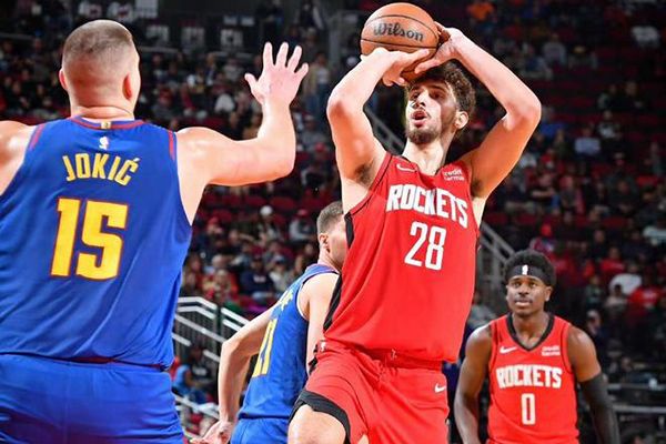 火箭变阵传统首发显奇效：攻防均衡剑指巅峰