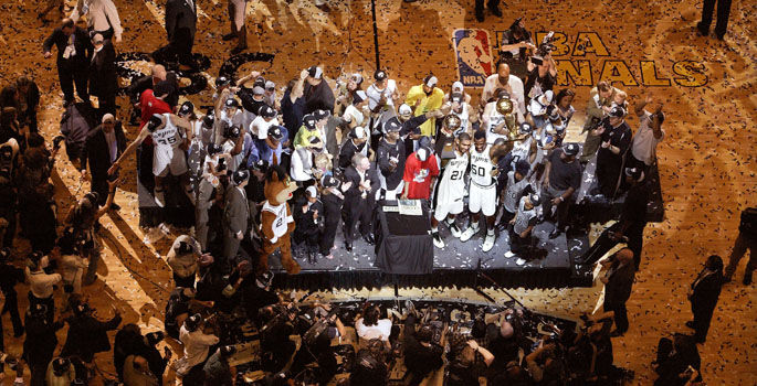 NBA编年史(2002-03):姚明来了! <a href=/lanqiujingsai/spurs/ target=_blank class=infotextkey>马刺</a>复仇<a href=/lanqiujingsai/lakers/ target=_blank class=infotextkey>湖人</a>