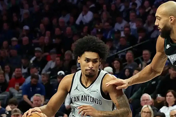 无亚马马刺遇<a href=/lanqiujingsai/timberwolves/ target=_blank class=infotextkey>森林狼</a>:后卫拼劲难敌双塔觉醒