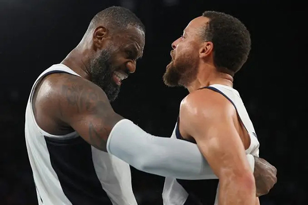 库里怼詹皇退役巡演争议：忠诚与成就的博弈