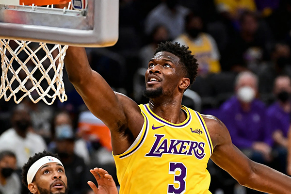 <a href=/lanqiujingsai/lakers/ target=_blank class=infotextkey>湖人</a>季前赛首胜：艾顿26分钟砍14+8，直言要做防守锚点