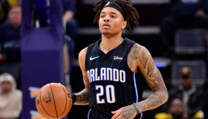 <a href=/lanqiujingsai/magic/ target=_blank class=infotextkey>魔术</a>官宣两笔签约