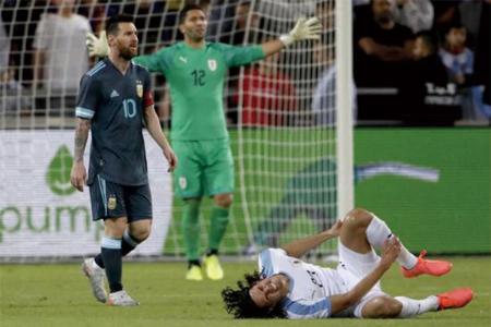 两大巨星之间的约架,是卡瓦尼率先提出来的